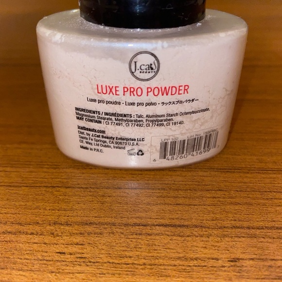 J. Cat Beauty pearl luminizer - Picture 2 of 2